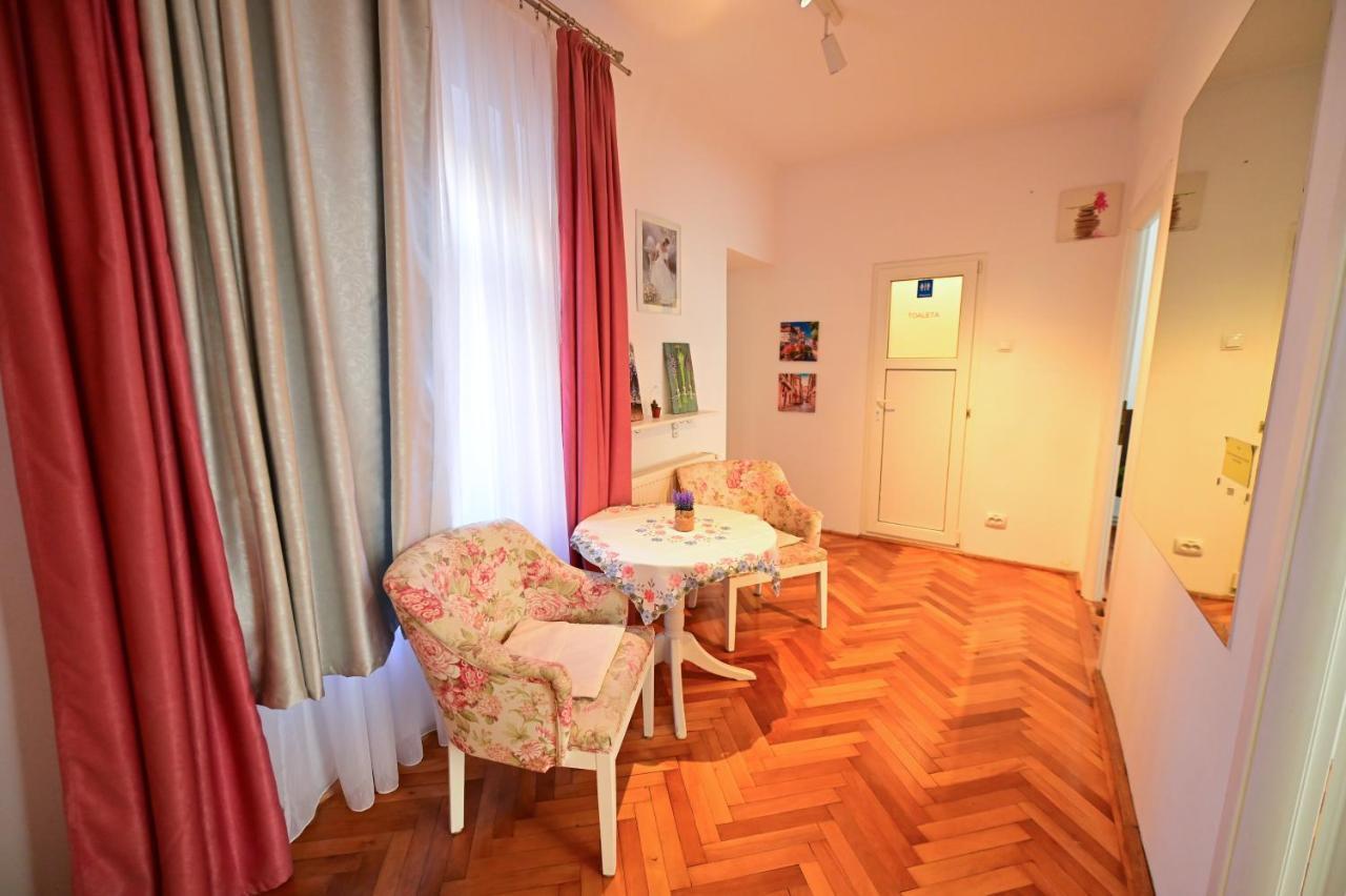 Apartament Cu 2 Dormitoare, Benjamin Residence, Piata Mare Sibiu Chambre photo